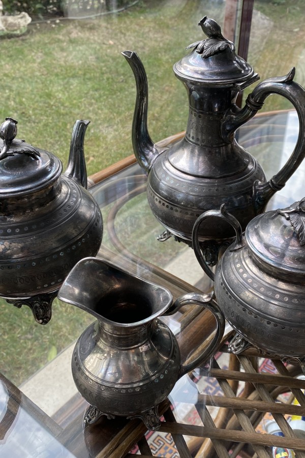 Gümüş kaplama özel işçilikli 1950 ler çay seti.