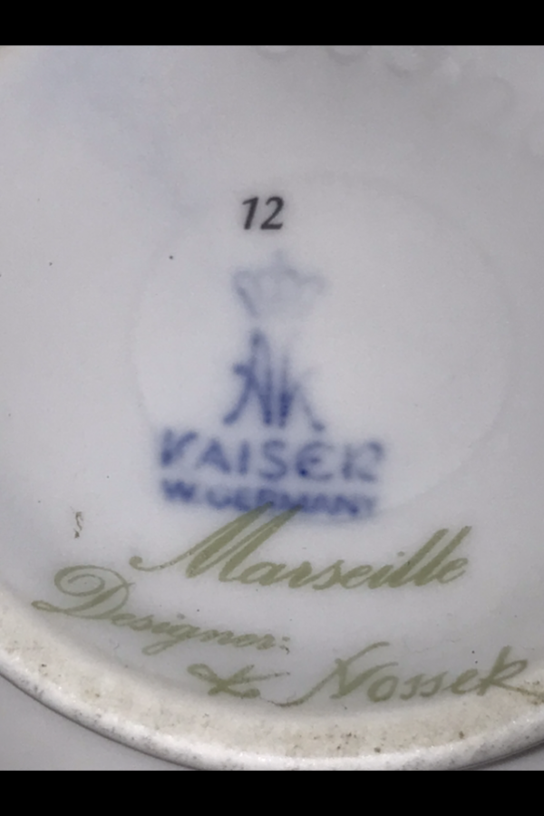 Kaiser damgalı porselen vazo Kaiser damgalı porselen vazo